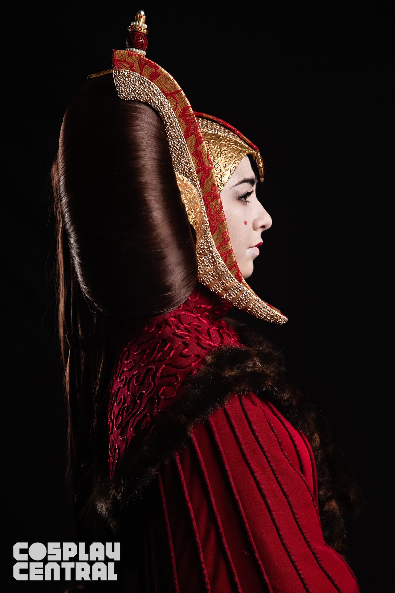 Stunning Queen Amidala Cosplay Is Perfect To Reign Over Naboo Cosplay 
